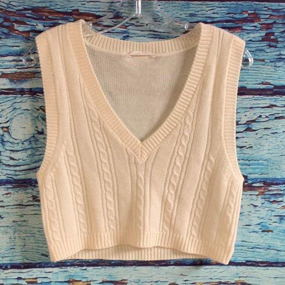 Bluenotes Cropped Knit Vest - Picture 1 of 6